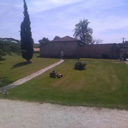 Pierre Deluen Domaine De La Grange De Quaire Bed & Breakfast Chassenon Екстериор снимка