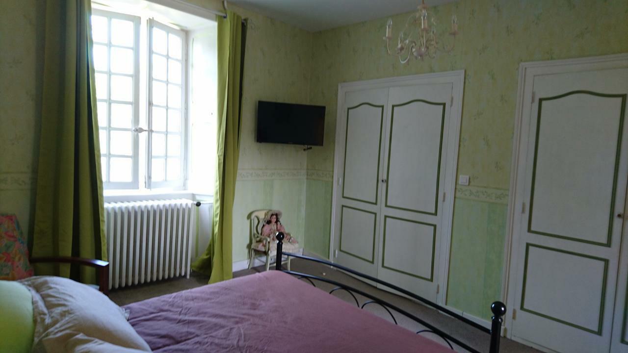 Pierre Deluen Domaine De La Grange De Quaire Bed & Breakfast Chassenon Екстериор снимка