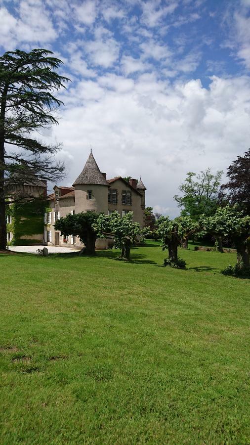 Pierre Deluen Domaine De La Grange De Quaire Bed & Breakfast Chassenon Екстериор снимка