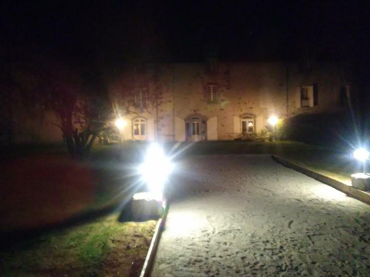 Pierre Deluen Domaine De La Grange De Quaire Bed & Breakfast Chassenon Екстериор снимка