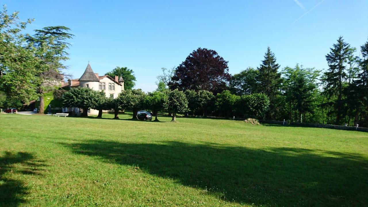 Pierre Deluen Domaine De La Grange De Quaire Bed & Breakfast Chassenon Екстериор снимка